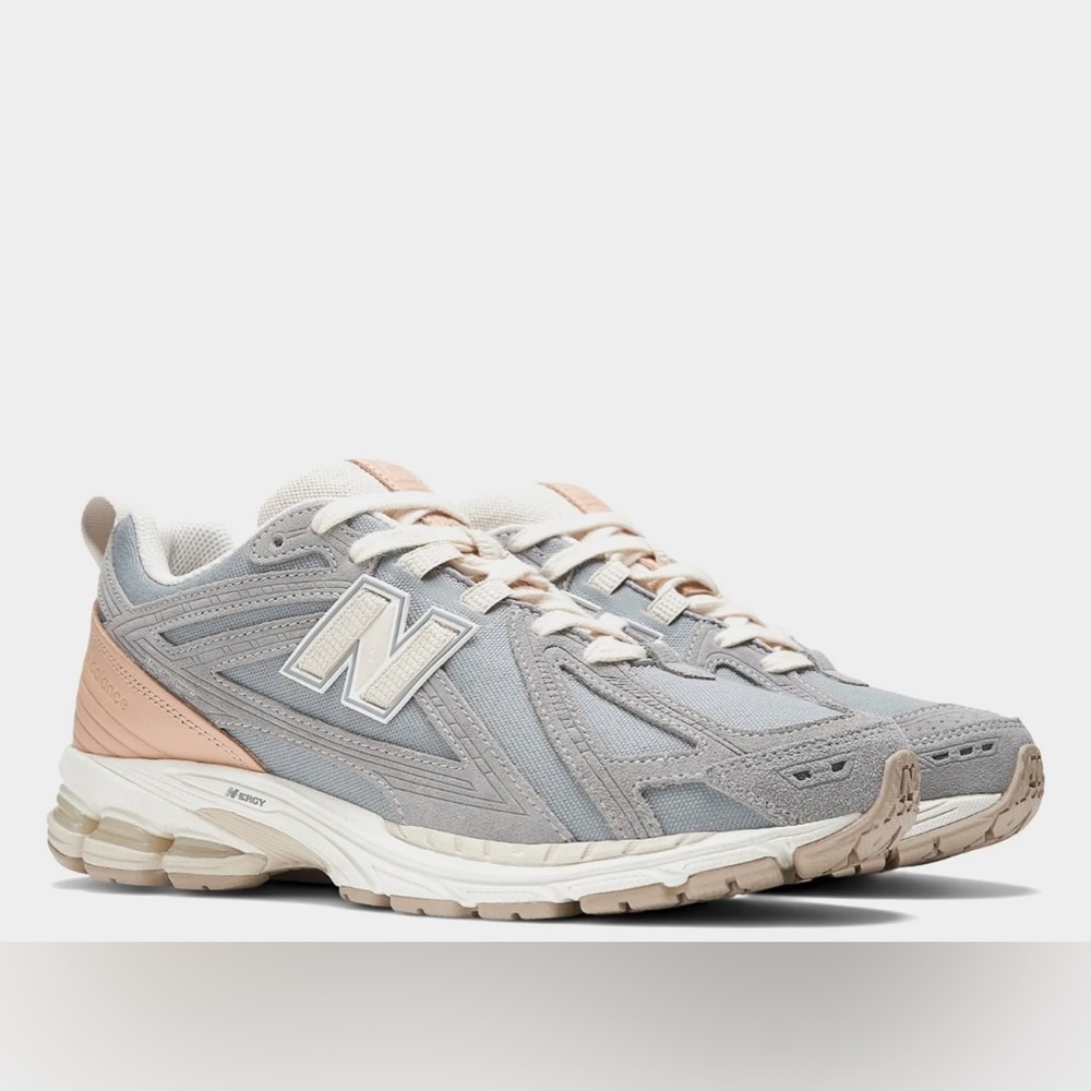 NEW BALANCE 1906R IN SLATE GREY / FRAPPE
